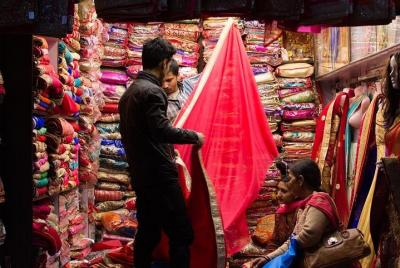 3 Hour Guided Walking Tour of Alleys and Bazaars in Varanasi