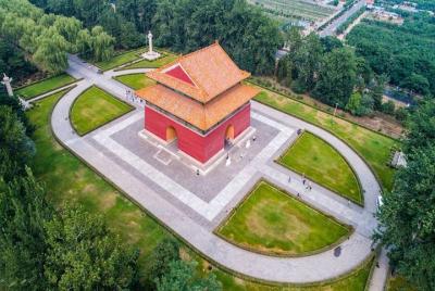 Beijing Private Day Tour: Mutianyu Great Wall and Changling Tomb