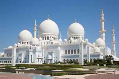 Abu Dhabi (AUH) to City Center to Airport - Private Transfer