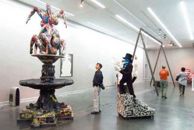 4 Hour Private Beijing 798 Art Zone Walking Tour with Lunch Optio