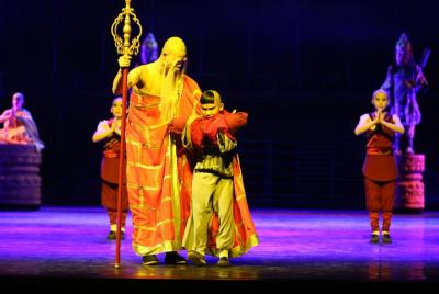 Kungfu Show with Private Driver Service Include Hotel Pick-up and