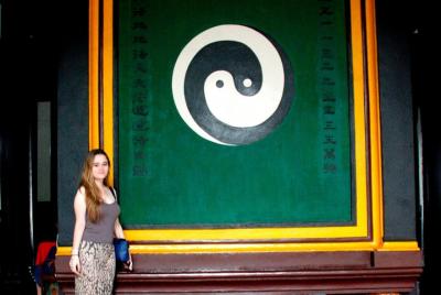 Half Day City Walk to Experience Chinese Taoism and Tibetan Cultu