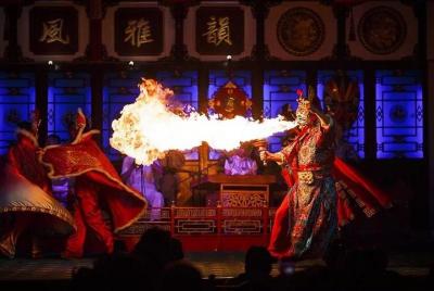 Experiencing Sichuan Opera in Chengdu - Mask changing Art Experiencing Sichuan Opera in Chengdu - Mask changing Art
