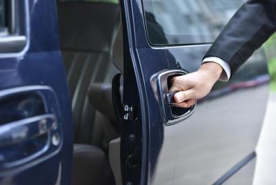 Private Departure Transfer: Hotel to Chengdu Train Stations Private Departure Transfer: Hotel to Chengdu Train Stations