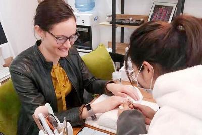 1.5-Hour VIP Manicure Experience in Chengdu Panda Style