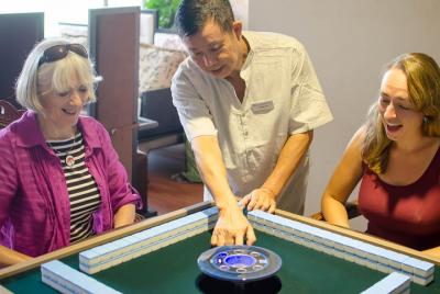 3-Hour Walking Tour in Chengdu People's Park and Learning Mahjong