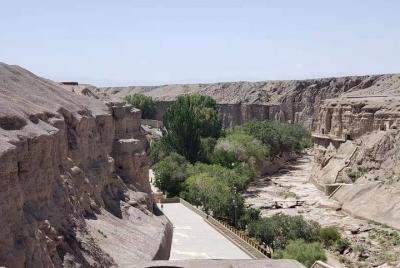 Best of Dunhuang Day Tour to Yulin Grottoes and Suoyangcheng Ruins Best of Dunhuang Day Tour to Yulin Grottoes and Suoyangcheng Ruins