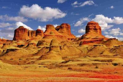 Dunhuang Private Tour: Western Thousand Buddha Caves and Yadan Geological Park