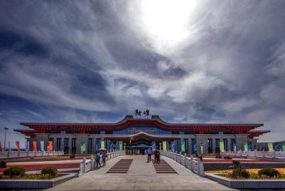 Private Airport Transfer: Dunhuang Hotel to Dunhuang Airport (DNH Private Airport Transfer: Dunhuang Hotel to Dunhuang Airport (DNH