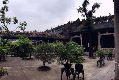 Private Half Day Guangzhou Tour by Metro with A Local Guide Private Half Day Guangzhou Tour by Metro with A Local Guide