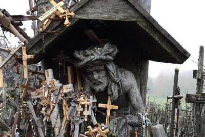 Sunrise at the Hill of Crosses - 2 countries in 1 day