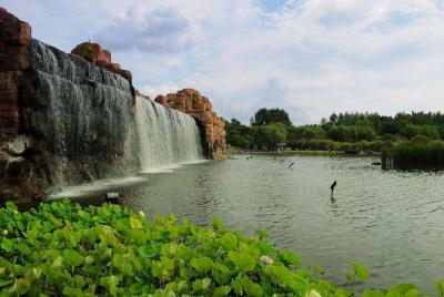 Small-Group Tour in Summer: Harbin Sun Island, Indoor Ice and Sno Small-Group Tour in Summer: Harbin Sun Island, Indoor Ice and Sno