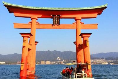 Visit World Heritage site Itsukushima Shrine by sea & Oyster raft