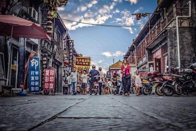 Private Walking Tour of Luoyang Ancient Culture Street and Luoyi 