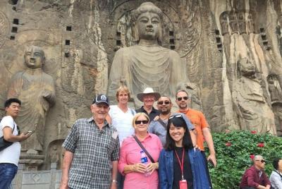 Mini Group: Guided Walking Tour of Luoyang Longmen Grottoes (4 ho