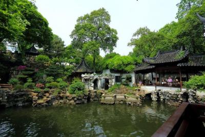 Shanghai Half Day Bus Tour: Yu Garden, Bund, Nanjing Road, Confuc