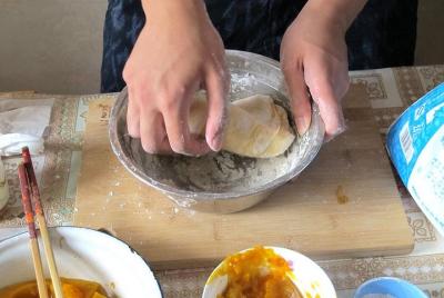 Learn to Cook Healthy Traditional Chinese Dumplings with Two Loca