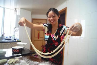 La mian and shaved noodle class + Wet market tour 