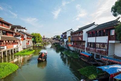 Private Transfer between Qibao Ancient Water Town and Shanghai Ci Private Transfer between Qibao Ancient Water Town and Shanghai Ci