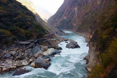 2-Days Lijiang Tiger Leaping Gorge Hiking Tour and drop off at Lijiang area 2-Days Lijiang Tiger Leaping Gorge Hiking Tour and drop off at Lijiang area