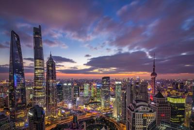 2-Hour Evening Walking Tour in Shanghai: Lookup Skycrapers With C 2-Hour Evening Walking Tour in Shanghai: Lookup Skycrapers With C