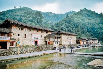 Tour Guide and Car: Private Day Tour to Tianluokeng Tulou from Xi