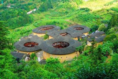 Tour Guide and Car: Private Day Tour to Tianluokeng Tulou and Gao