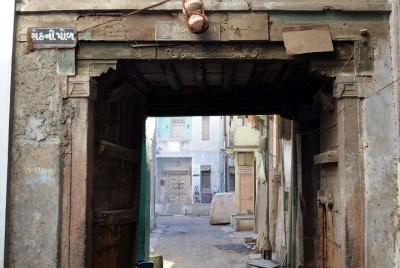 Late Evening Heritage Tour of Ahmedabad with Overnight Stay Late Evening Heritage Tour of Ahmedabad with Overnight Stay