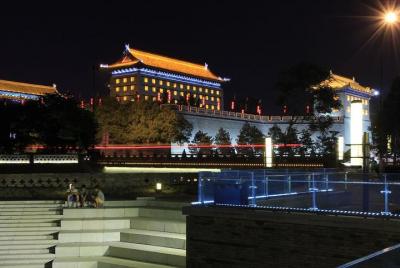Xi'an Evening Tour: South Gate Square, Fountain Show Square