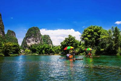 Yangshuo Day Tour: Big Banyan Tree, Moon Hill, West Street, Bamboo Raft Tour