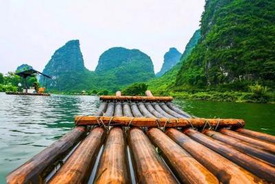 Private Departure Transfer: Yangshuo County Hotel to Guilin Airpo