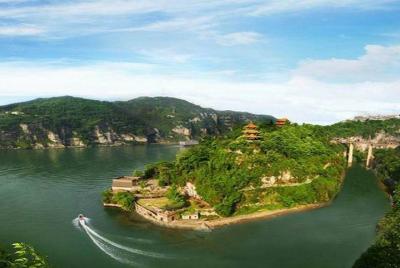 Private Tour: Essence of Yichang Day Tour Private Tour: Essence of Yichang Day Tour