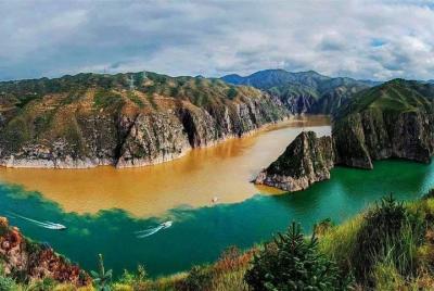 Yinchuan Private Day Tour to Qingtongxia Yellow River Canyon and 