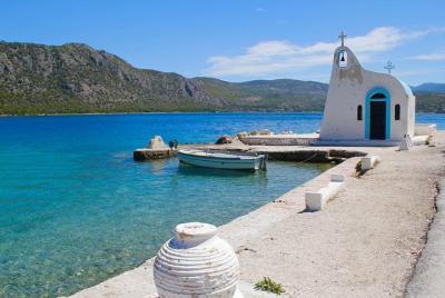 Explore Blue Lake & Temple of Hera Explore Blue Lake & Temple of Hera