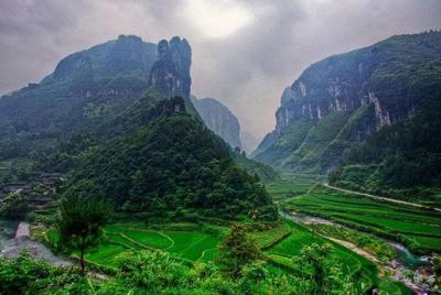 2-Day Fenghuang Old Town and Dehang Miao Village Private Tour with Accommodation 2-Day Fenghuang Old Town and Dehang Miao Village Private Tour with Accommodation