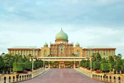 Private Layover Tour from Airport : The Best of Putrajaya Private Layover Tour from Airport : The Best of Putrajaya