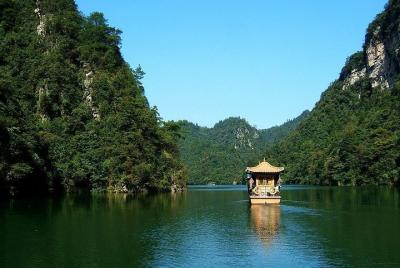 Zhangjiajie Day Tour-Grand Canyon,Glass bridge,Yellow Dragon Cavern,Baofeng Lake