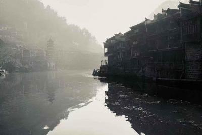 Zhangjiajie hotel to Longsheng(Longji) hotel and stops at Fenghuang old town  Zhangjiajie hotel to Longsheng(Longji) hotel and stops at Fenghuang old town