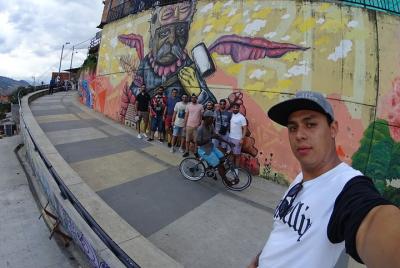 Tour de Grafittis - Ciudad Grafitti - COMUNA 13 - Tour Privado Tour de Grafittis - Ciudad Grafitti - COMUNA 13 - Tour Privado