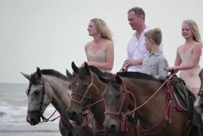 Family tour on Horseback (3riders price) Family tour on Horseback (3riders price)