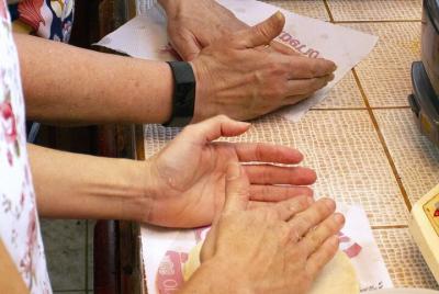 Private typical cooking class with a Costa Rican family