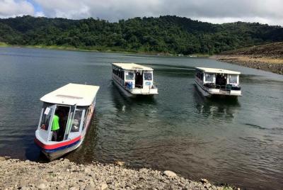 Crossing Lake Arenal & Monteverde & Arenal Crossing Lake Arenal & Monteverde & Arenal