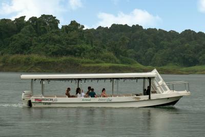 Private Transfer Lake crossing from Monteverde To Arenal From 1 to 6 passengers Private Transfer Lake crossing from Monteverde To Arenal From 1 to 6 passengers