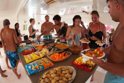 Catamaran Sailing & Snorkeling from Playa Hermosa Catamaran Sailing & Snorkeling from Playa Hermosa
