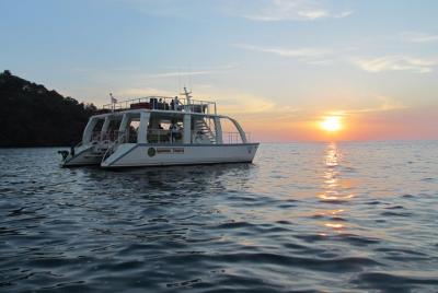 Catamaran Cruise from Manuel Antonio with Snorkeling Catamaran Cruise from Manuel Antonio with Snorkeling