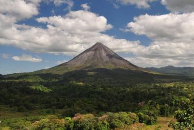Shared shuttle San Jose to Arenal Shared shuttle San Jose to Arenal