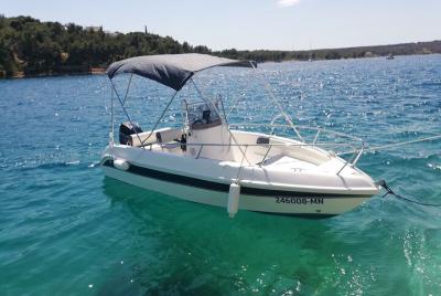 Explore all beauties of island Brač and island Šolta by Bellingardo speed boat Explore all beauties of island Brač and island Šolta by Bellingardo speed boat