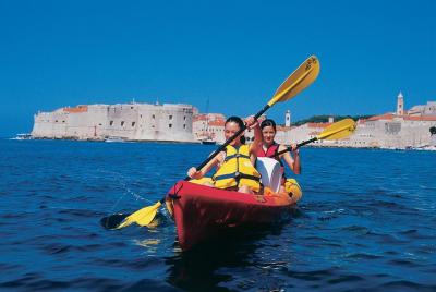 Dubrovnik Super Saver: Old Town Walking Tour plus Sea Kayak and S Dubrovnik Super Saver: Old Town Walking Tour plus Sea Kayak and S