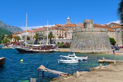 Small-Group Full-Day Tour around Ston and Korčula Small-Group Full-Day Tour around Ston and Korčula