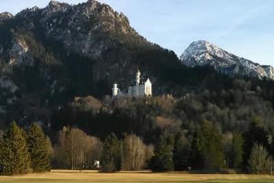 Skip-the-Line Neuschwanstein Castle Half-Day Tour from Fuessen Skip-the-Line Neuschwanstein Castle Half-Day Tour from Fuessen